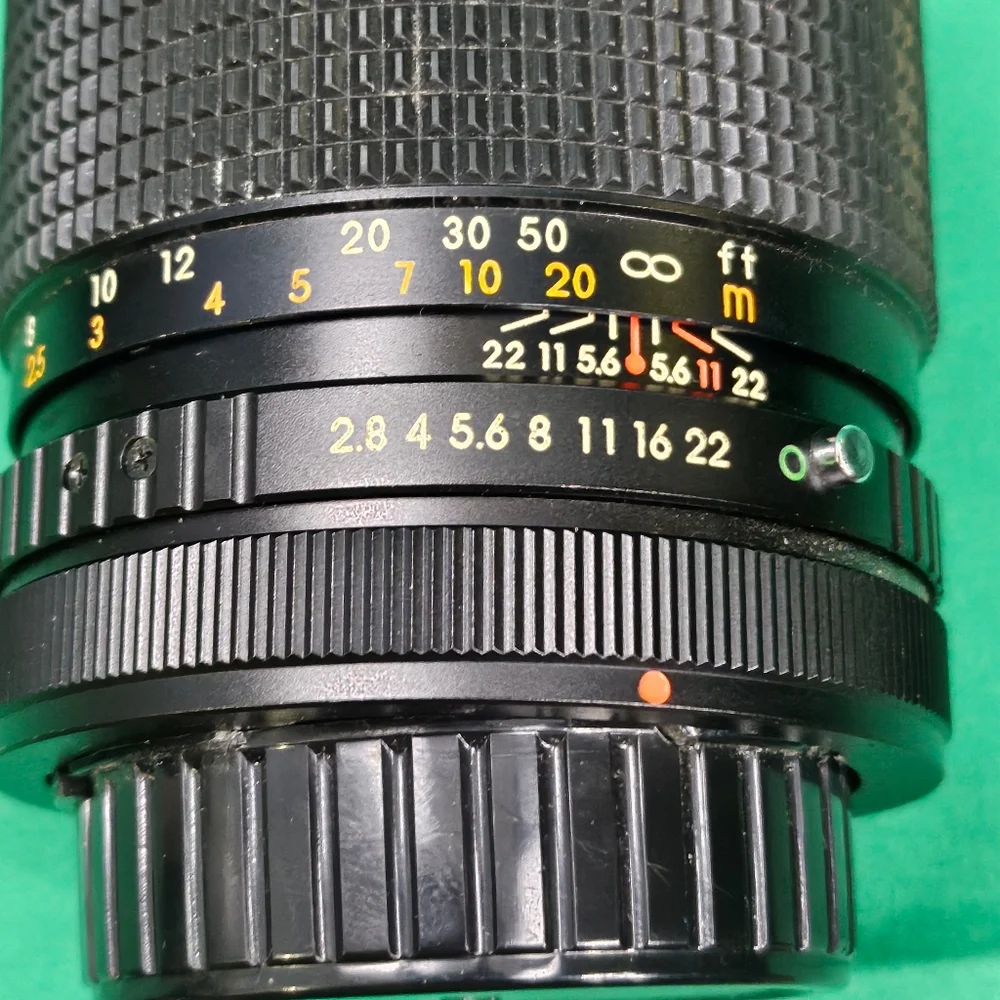 Deitz 135mm MC Zoom 1:2.8 Camera Lens Canon FD Mount‎ With Case No. 815359